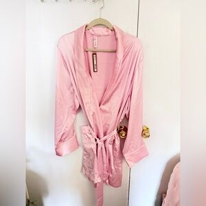 Skim Satin Hotel Robe Baby Pink